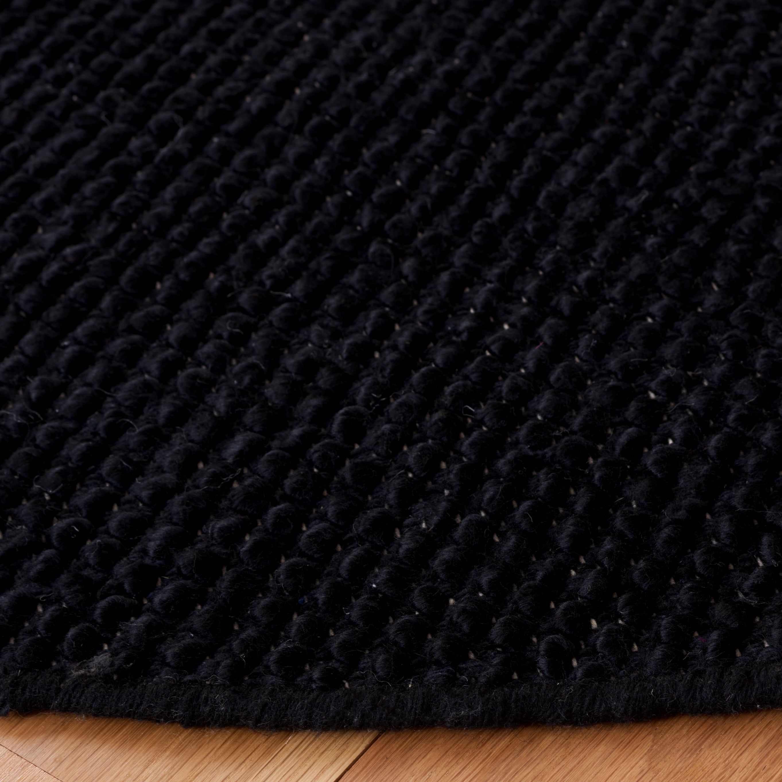 SAFAVIEH Natura Marina Striped Wool Area Rug, Black/Ivory, 6' x 6' Round