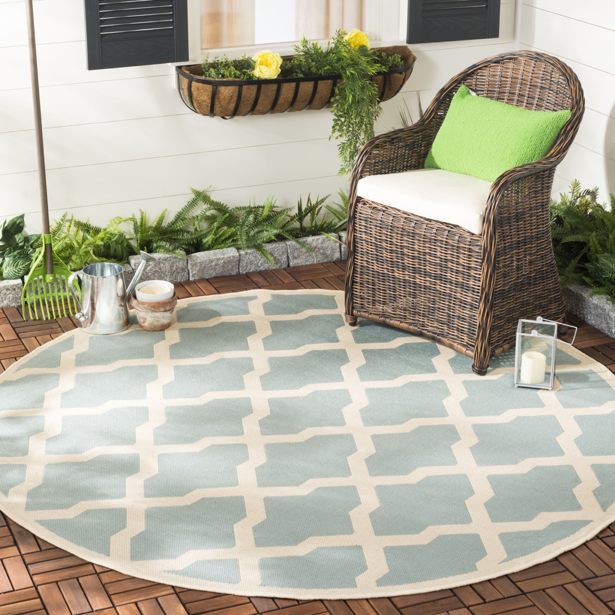 SAFAVIEH Beach House Loraine Trellis Indoor/Outdoor Area Rug Aqua/Cream, 6'7" x 6'7" Square