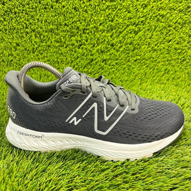 New Balance Fresh Foam 880 V13 Mens Size 7.5 Gray White Athletic Shoes Sneakers