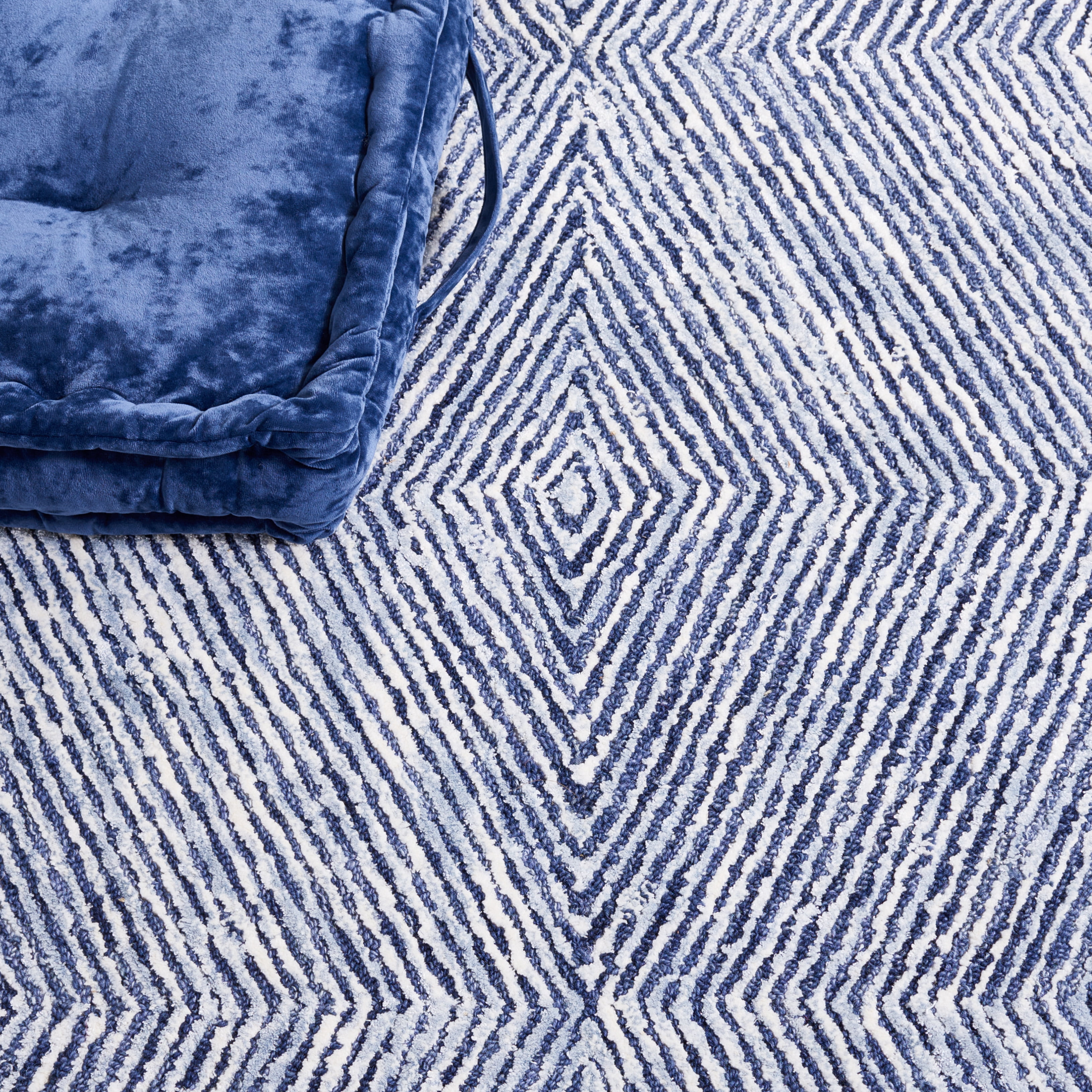 SAFAVIEH Soho Lauren Abstract Area Rug, Navy/Ivory, 5' x 8'