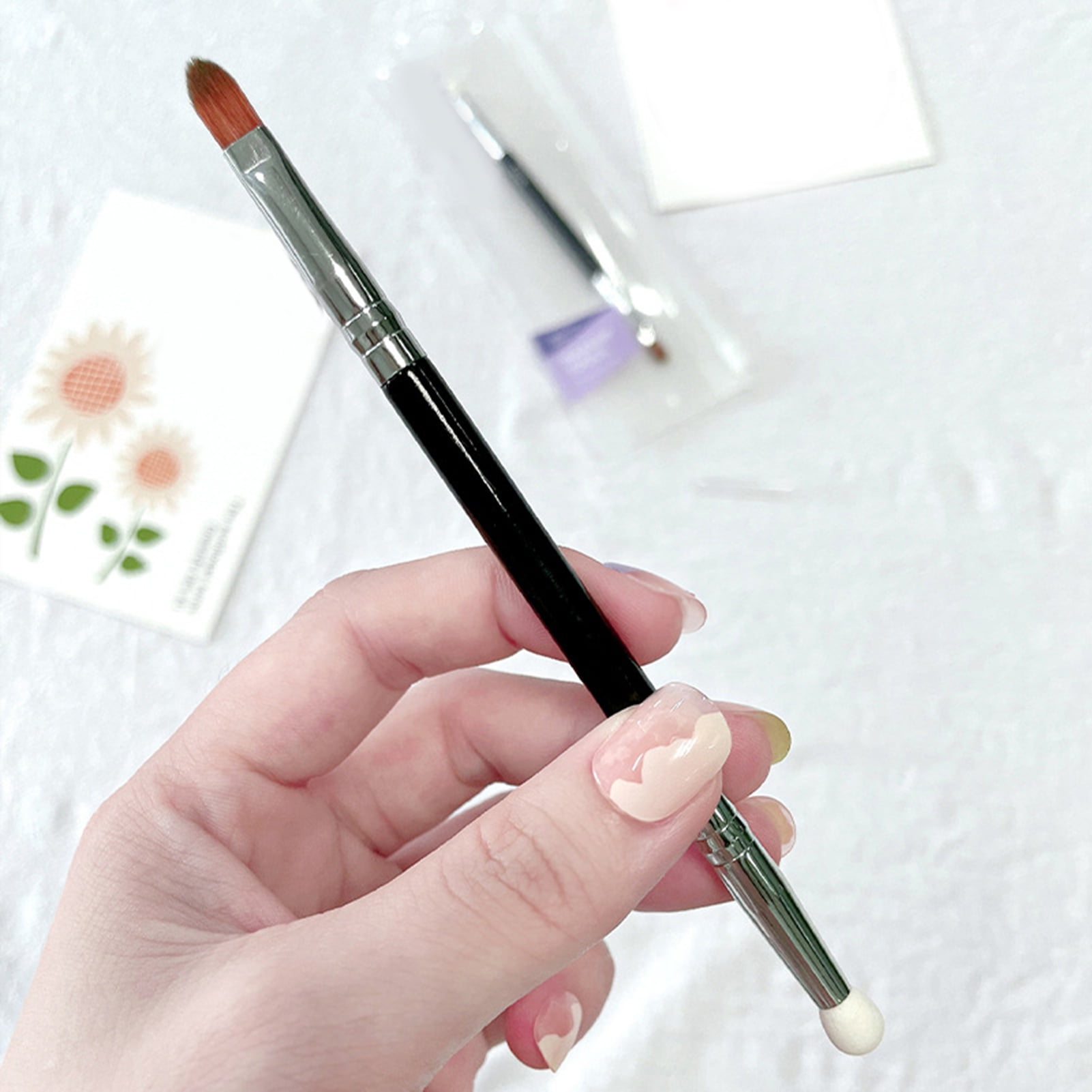 KUNyu Sponge Concealer Brush Hide Flaws Portable Useful Concealer