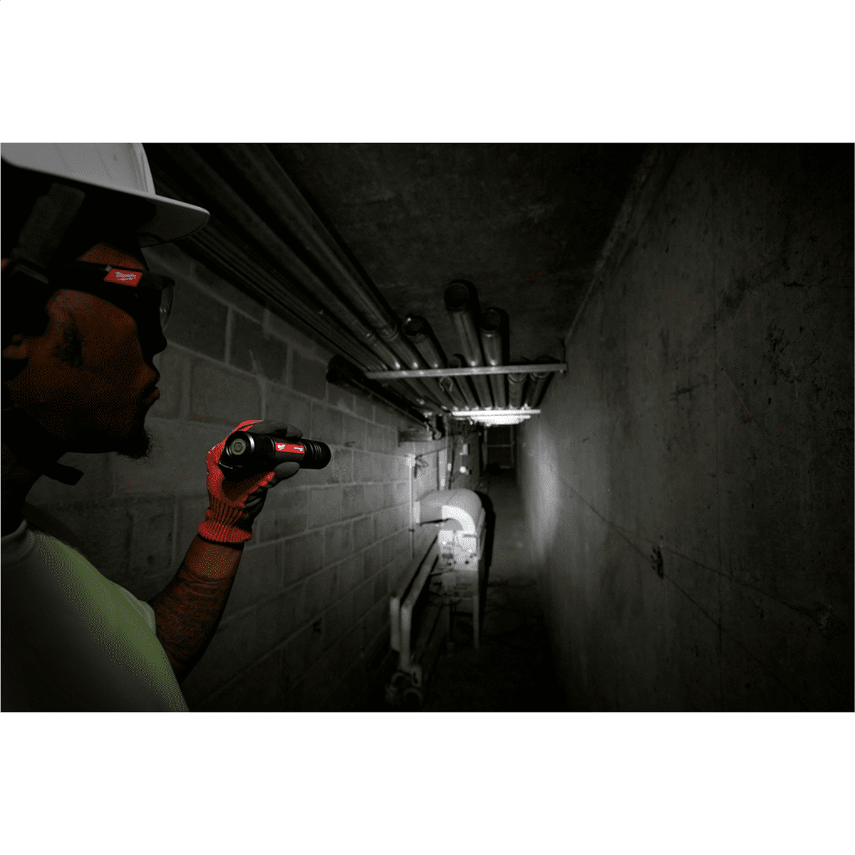 milwaukee 2162 flashlight 2161-21 1100 Lumen USB Rechargeable LED Twist Focus Flashlig MaxTool The multi Milwaukee 2162-21 REDLITHIUM USB 2,000L