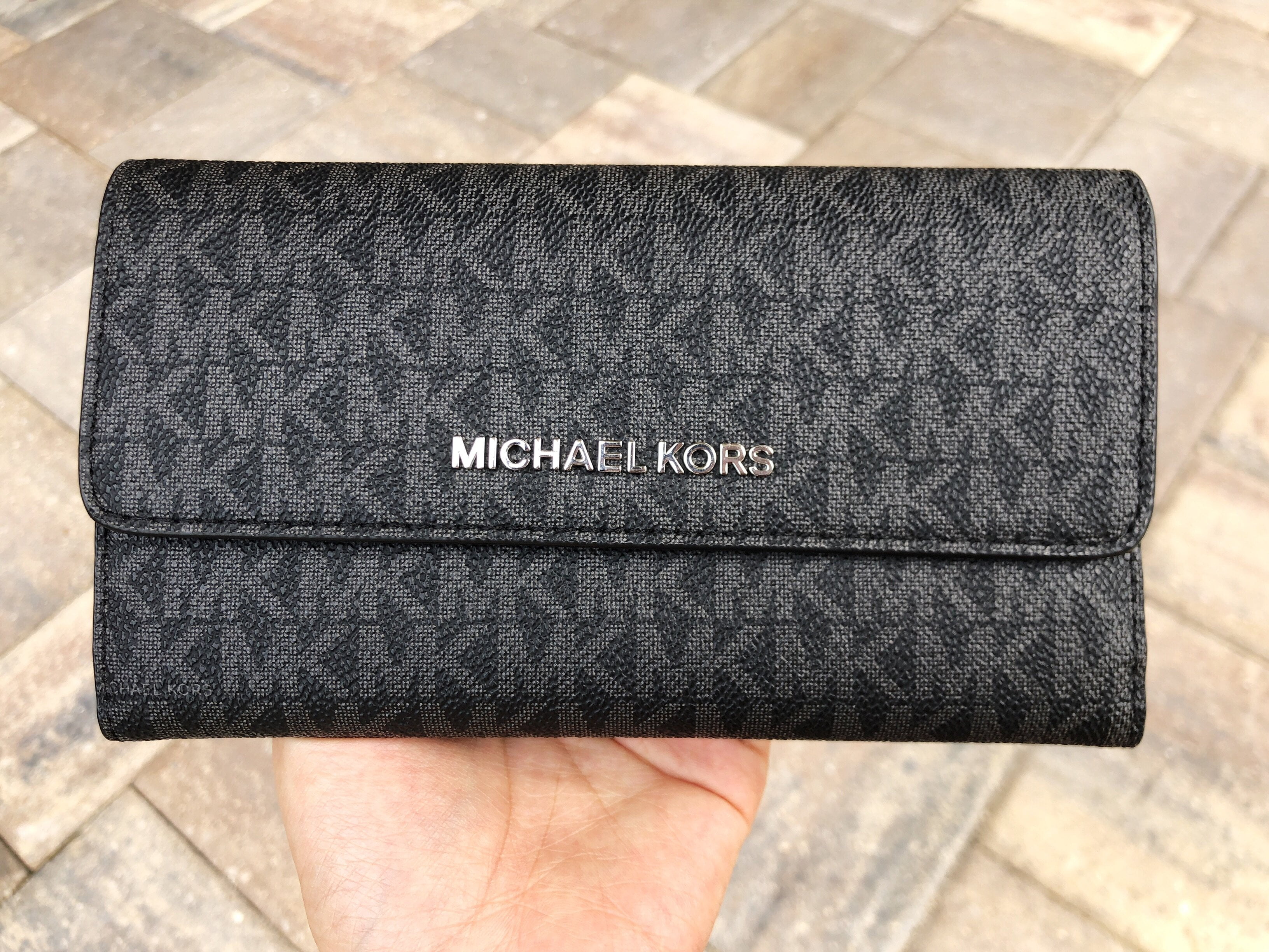 Michael Kors Jet Set Travel Signature Large 3/4 Zip Wallet Black