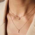 thumbnail image 2 of Collares con inicial de A-Z y letras pequeñas para mujer, gargantilla de cadena con letras pequeñas y brillantes, joyería de Collar en capas de acero inoxidable de Color dorado, 2 of 4