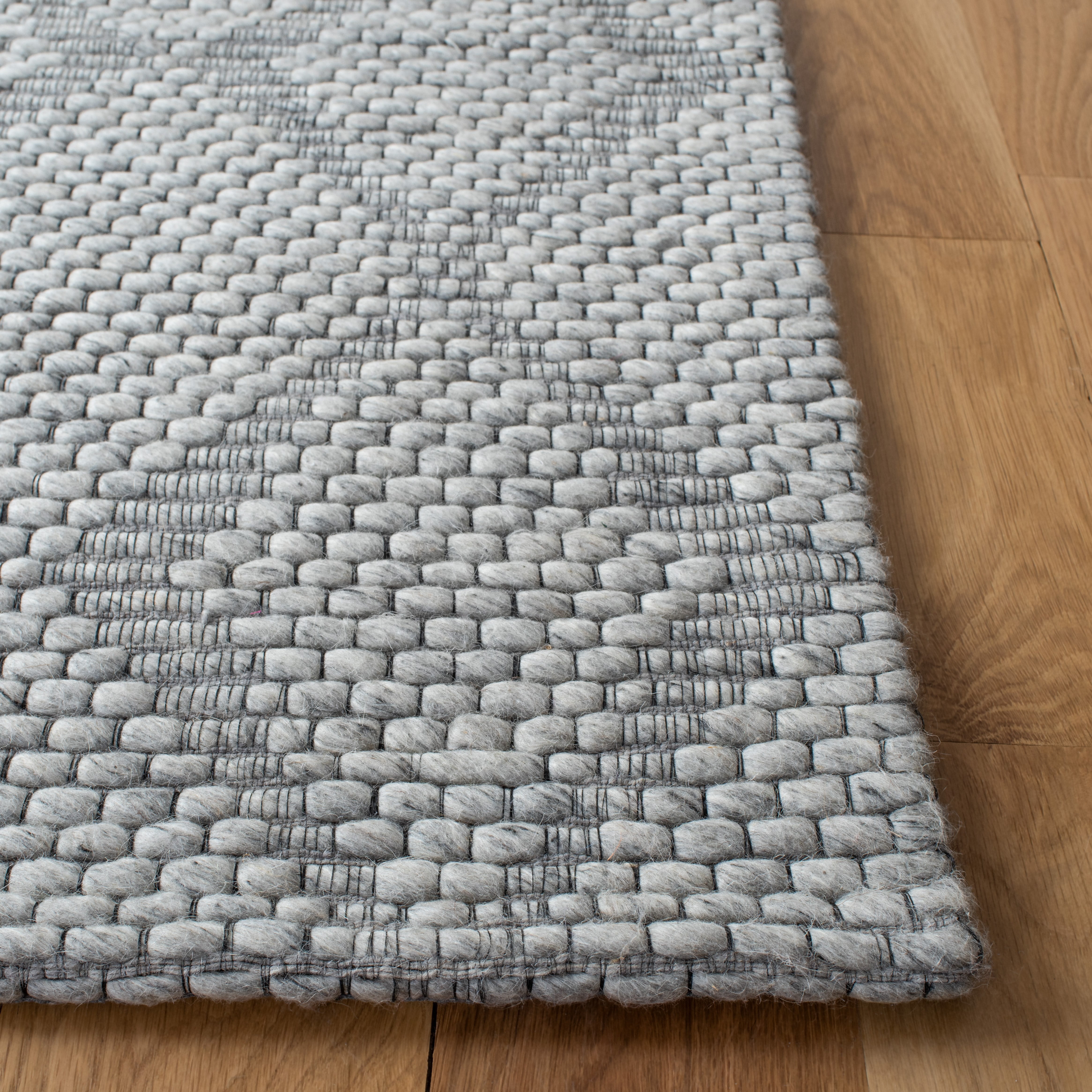 SAFAVIEH Marbella Aria Diamond Area Rug, Silver/Grey, 5' x 8'