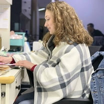 kchsji Wearable Blanket with Buttons for Adults, Ultra Soft Flannel Sherla Shawl Wrap, Lightweight Travel Blanket, Warm Throw for Couch Office Camping, Machine Washable, Gift for Women Men, 31x53in