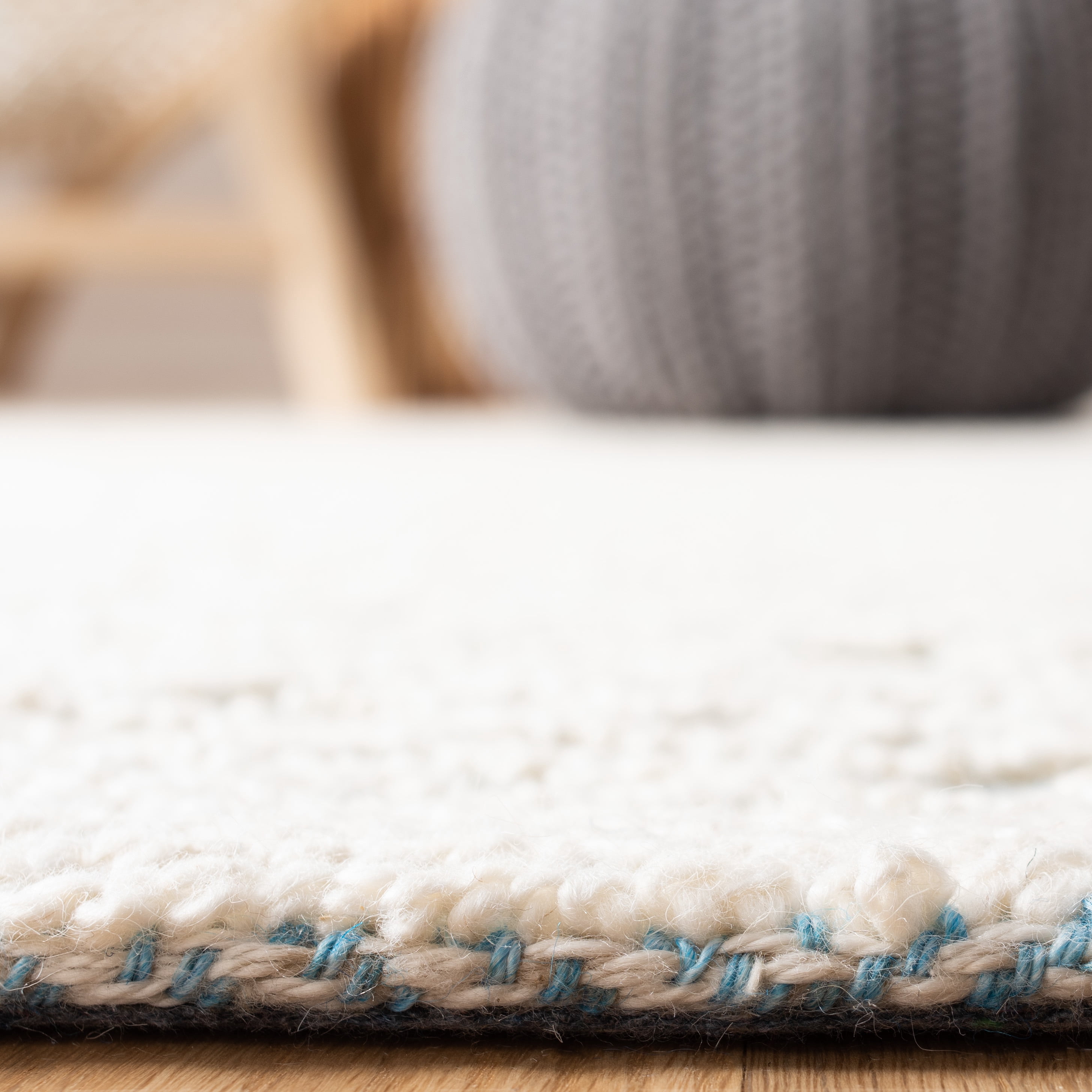 SAFAVIEH Martha Stewart Trace Diamond Area Rug, Ivory/Blue, 3' x 5'