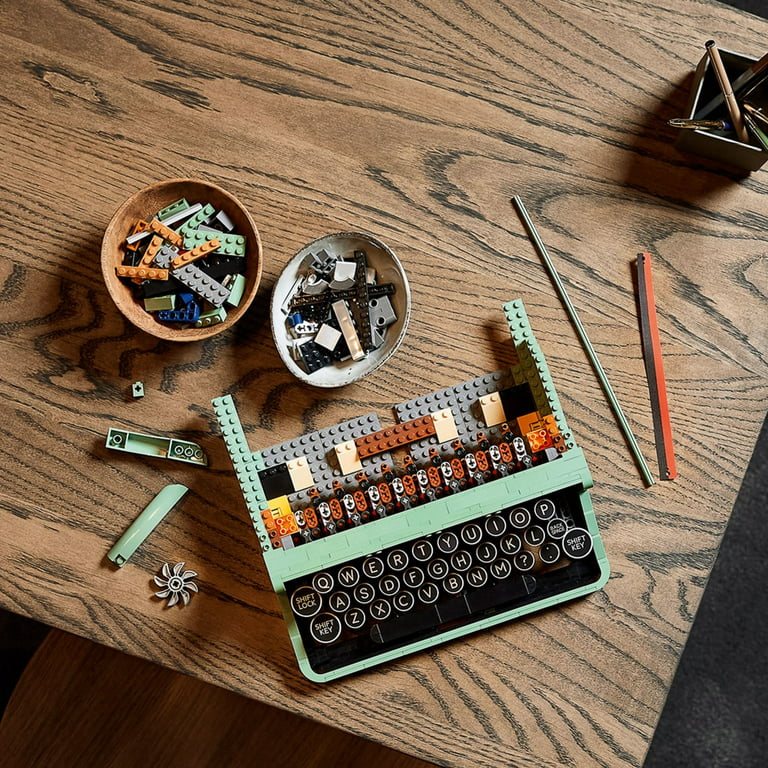 LEGO Ideas Typewriter 21327 Building Kit; Collectible Display Model for  Adults That Sparks Nostalgic Memories; Unique Gift Idea for LEGO Fans,  Writers