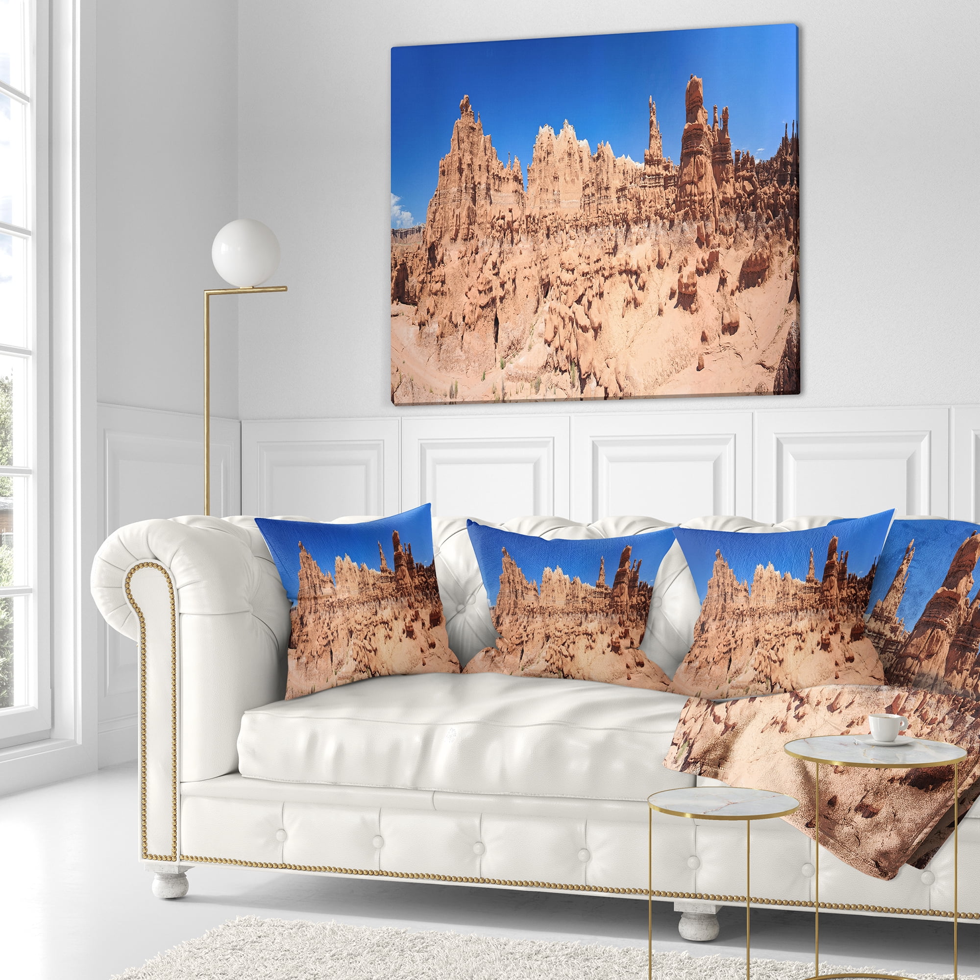 Designart Hoodoo Rock Pinnacles in Goblin Valley - Landscape Printed Throw Pillow - 18x18