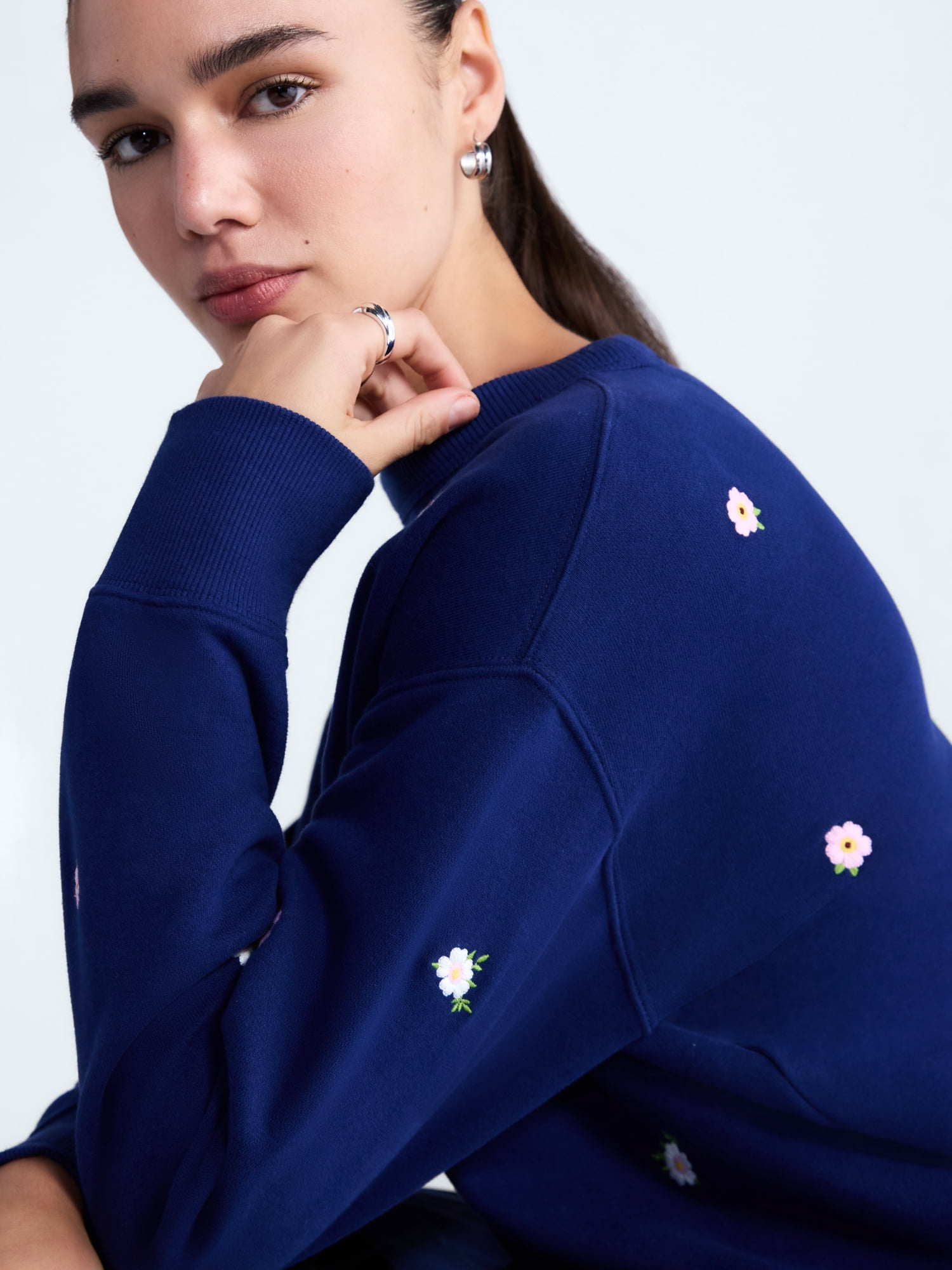 Free Assembly Women's and Women's Plus Embroidered Sweatshirt, Sizes XS-4X