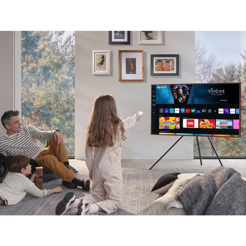 SAMSUNG 43 " Class LS03B The Frame QLED 4K Smart TV QN43LS03BAFXZA 2022 display and camera view