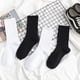 thumbnail image 4 of Calcetines altos en blanco y negro, calcetines de longitud media para hombre que combinan con todo, calcetines deportivos de otoño e invierno de color sólido, calcetines altos casuales de, 4 of 6