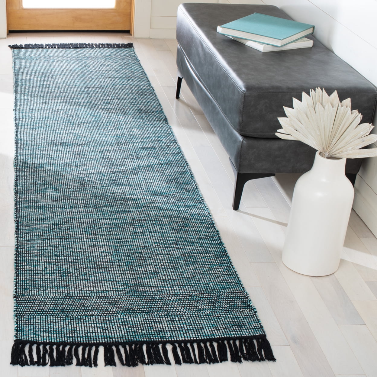 SAFAVIEH Montauk Kelsey Distressed Cotton Area Rug, Turquoise/Black, 4' x 6'