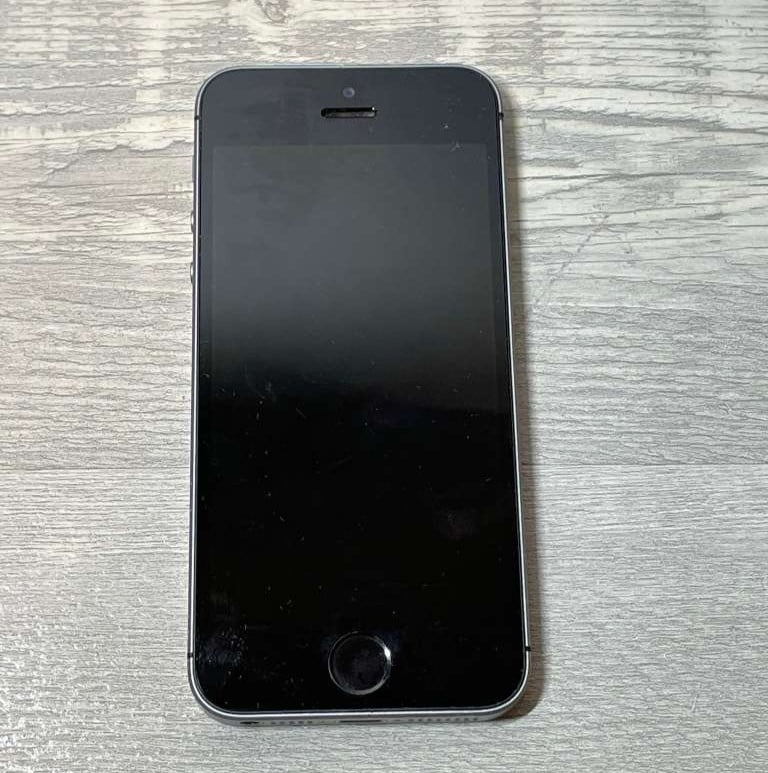 Apple iPhone SE 16GB Unlocked Cell Phone Space Gray