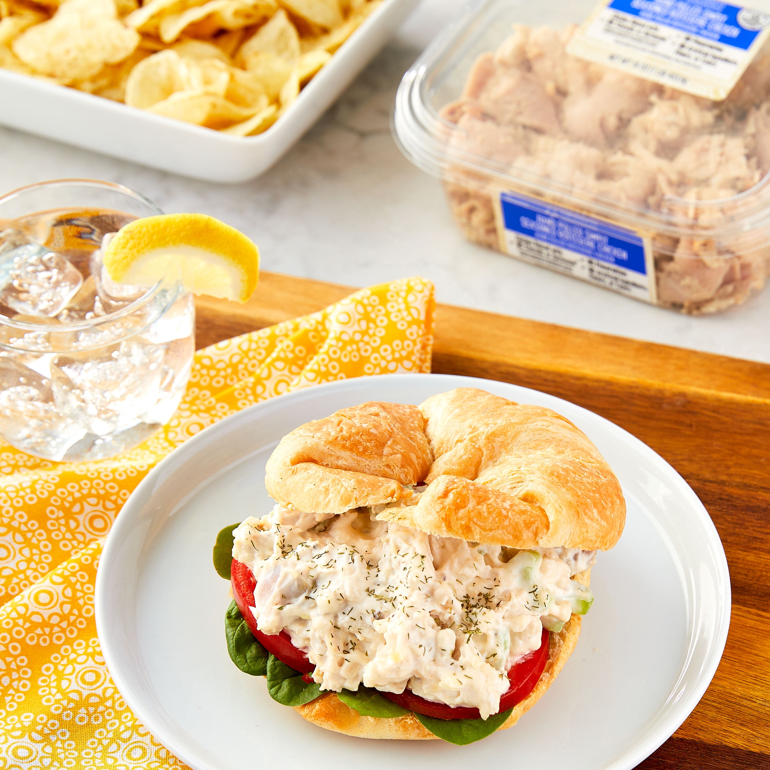 Marketside Simply Seasoned Rotisserie Shredded Chicken, 16 oz (Refrigerated)