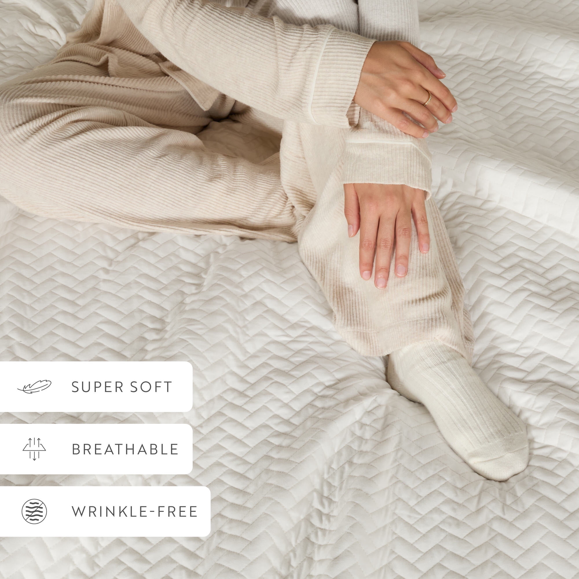 Noble Linens Ivory Herring Pattern Quilted Coverlet, King / CalKing