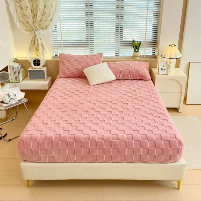 Fitted Fleece Mattress Protector with Checkerboard Pattern for Cold Weather Bedding 150x200cm 1-Piece