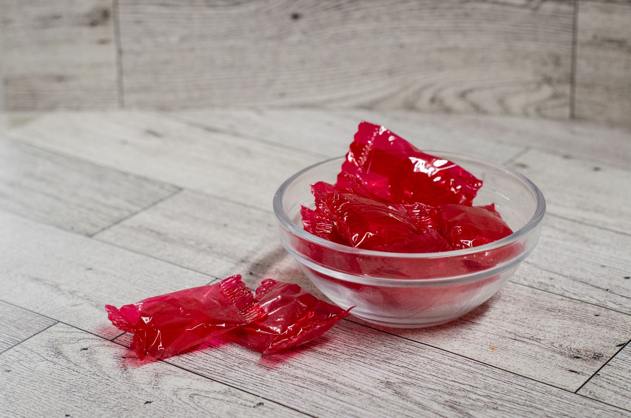 Howe Cinnamon Buttons Hard Candy, 10 oz, Bag