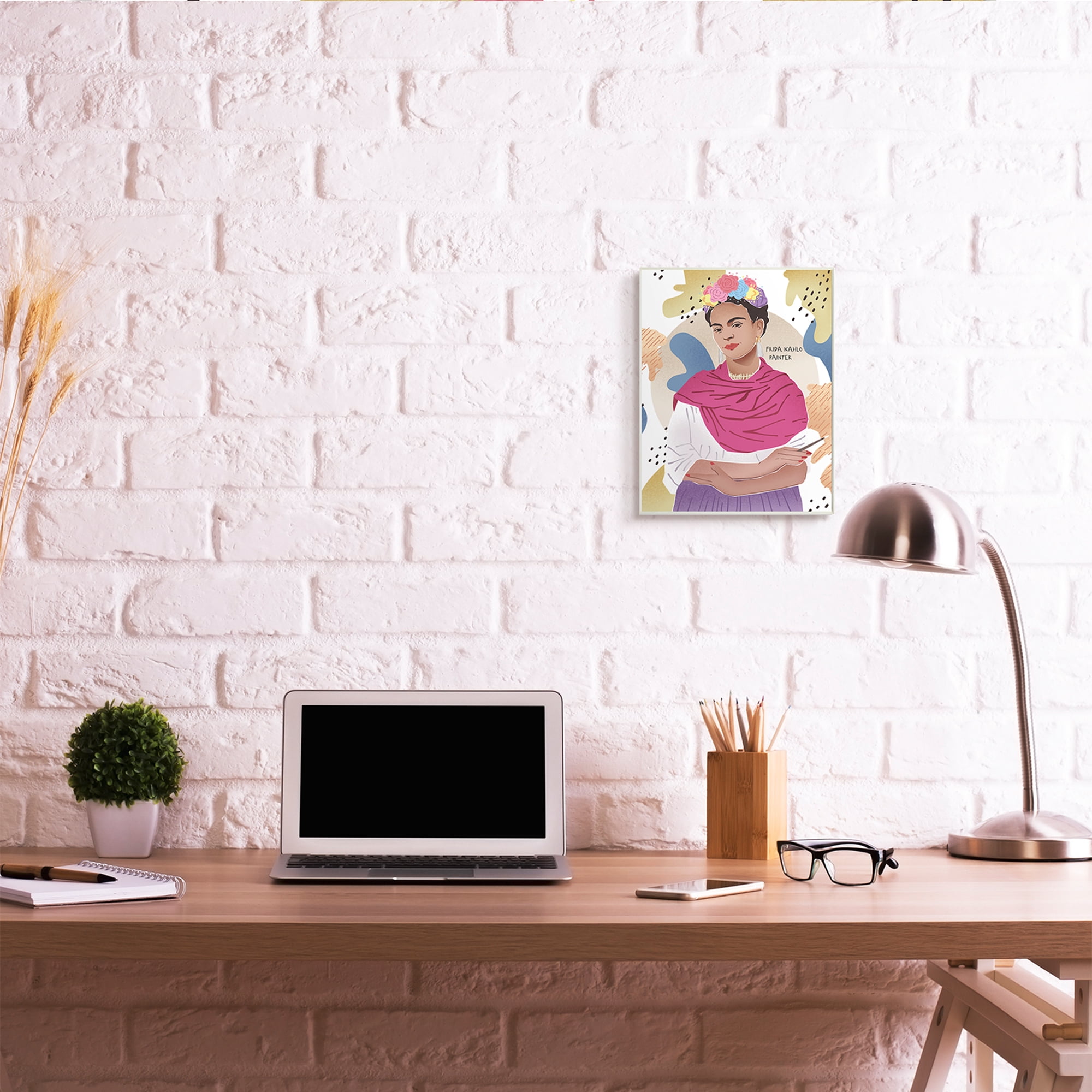 Stupell Industries Frida Posing with Paint Brush Abstract Round Pattern Novelty Painting Unframed Art Print Wall Art, 10 x 15