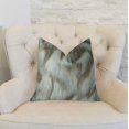 thumbnail image 2 of Plutus Tibet Faux Renard Coussin Fait Main, (18 Pouces x 18 Pouces), 2 of 2