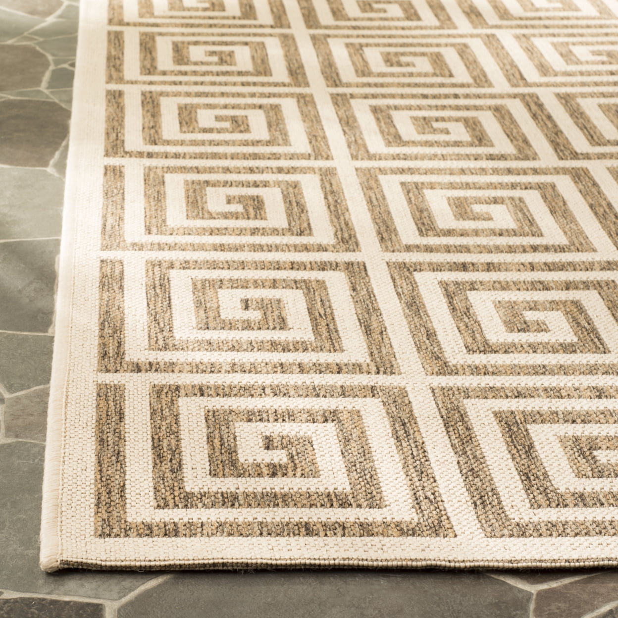 SAFAVIEH Beach House Johan Geometric Indoor/Outdoor Area Rug, Beige/Cream, 3' x 5'