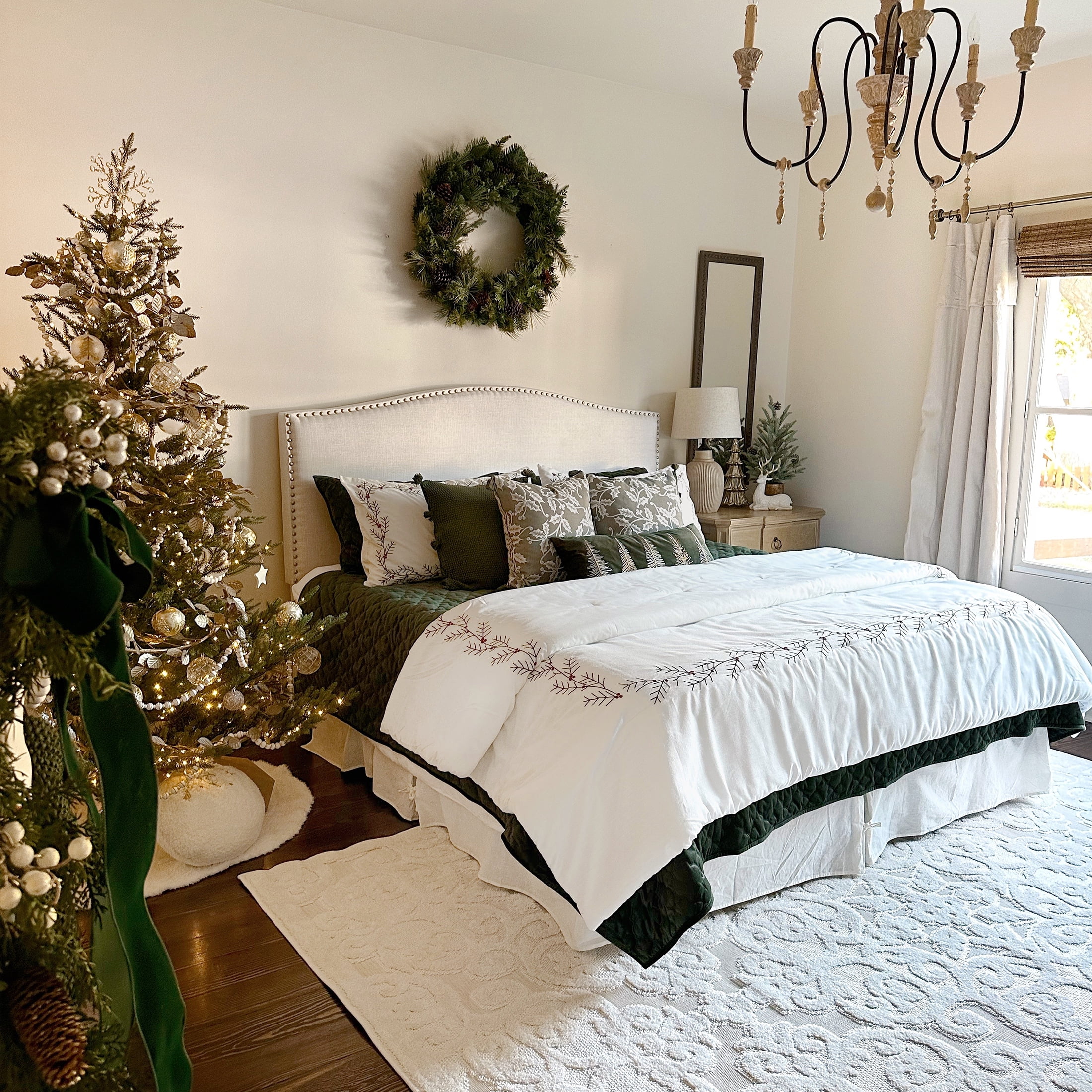 My Texas House Conroe 5-Piece Multicolor Embroidered Mistletoe Comforter Set, King