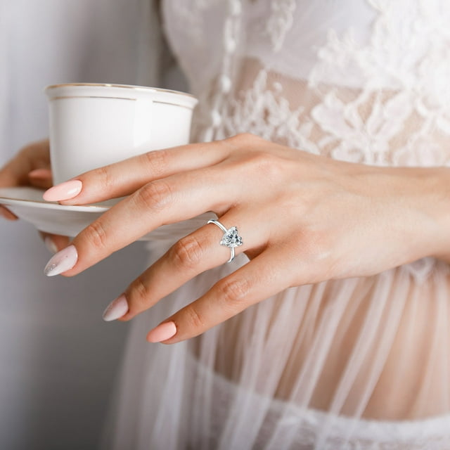 Fiudx Pendientes de Circonita con Forma de Corazón, Delicado Anillo para Mujer, Regalo de Joyería Único, Ideal para Cumpleaños, San Valentín y Bodas. Tamaño Ajustable y Diseño Duradero.