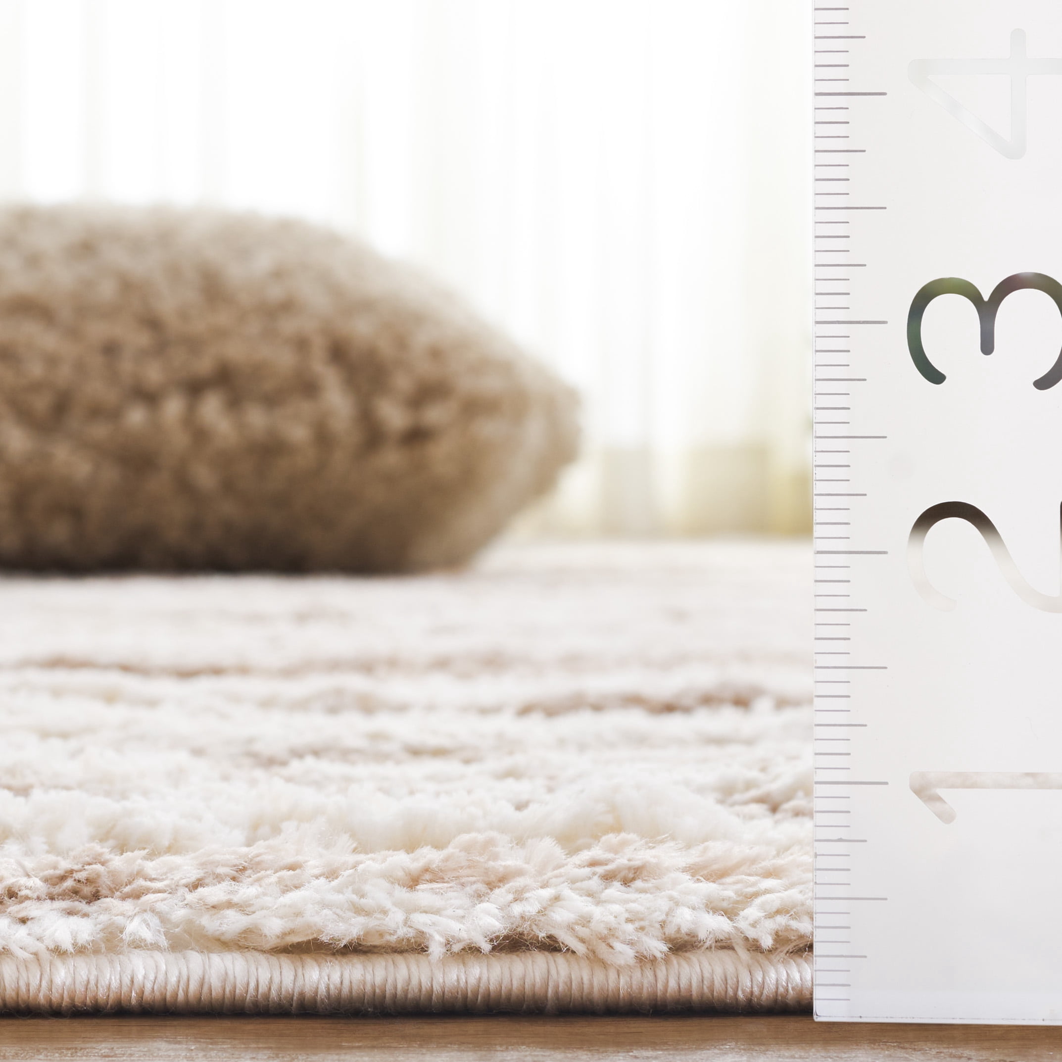 SAFAVIEH Seattle Pavel Abstract Shag Area Rug, Ivory/Beige, 4' x 6'