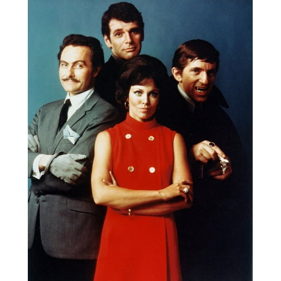 Dark Shadows Jonathan Frid Lara Parker 24x36 Classic Hollywood Poster