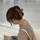 thumbnail image 4 of Pinzas para el cabello para mujeres, pinzas grandes con forma de garra, antideslizantes, mate, de sujeción fuerte, para cabello grueso o fino, para mujeres y niñas, cómodas, modernas y bonitas., 4 of 4