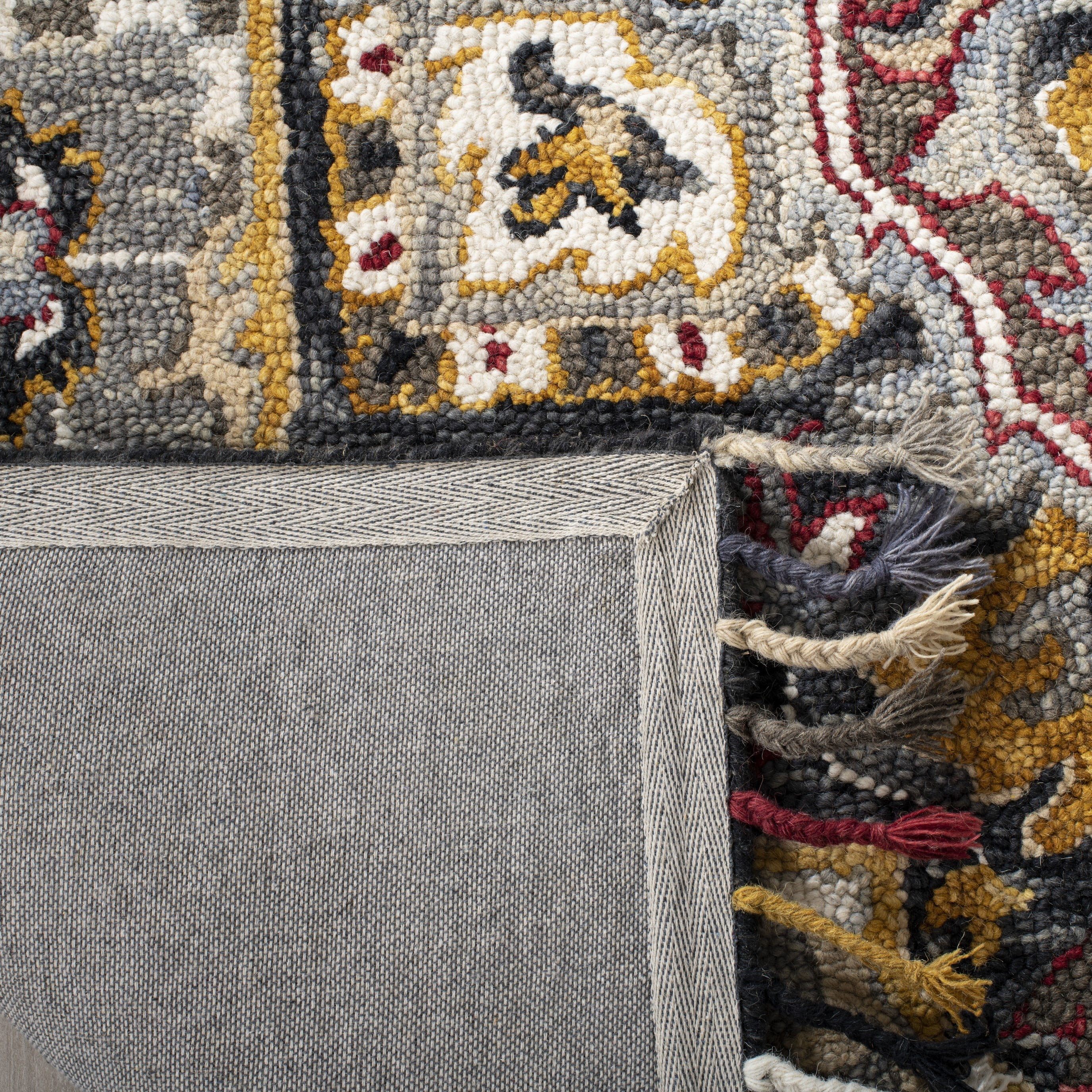 SAFAVIEH Aspen Eilish Oriental Wool Area Rug, Grey/Charcoal, 5' x 5' Square