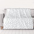 thumbnail image 1 of Manta con estampado de leopardo y guepardo en color blanco y gris, para decoración de habitación, mantas de franela para sofá cama de 60 x 50 pulgadas, 1 of 8