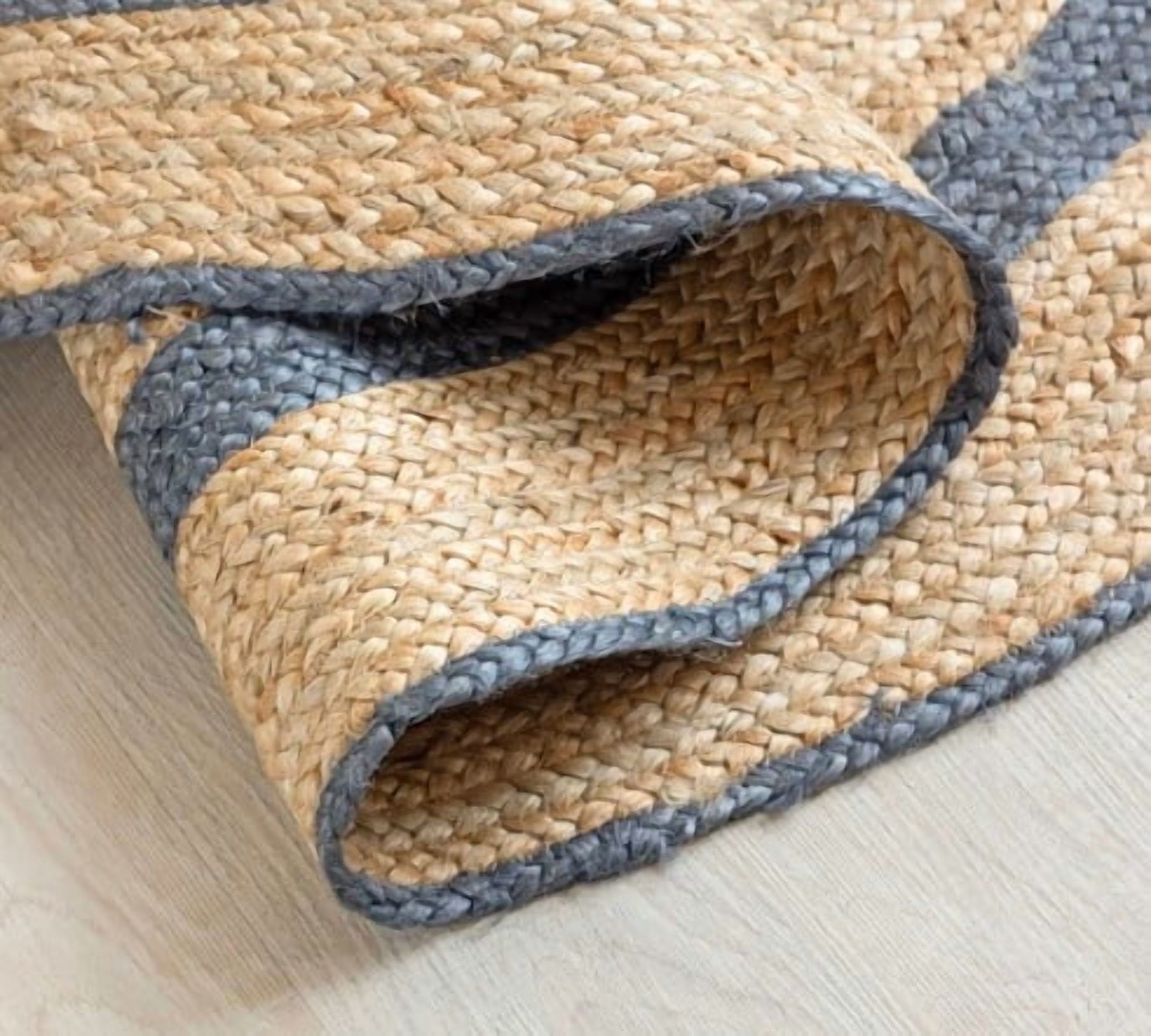 8 Ft Round Navy Blue & Natural Jute Area Rug, Hand-Woven, Reversible, Farmhouse Boho Style, Durable & Pet-Friendly Rug for Living Room, Dining Room, and Bedroom