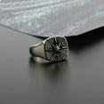 thumbnail image 4 of Anillo de brújula náutica para hombres y niños, anillo de amuleto marinero pirata Vintage de acero inoxidable, regalo Es resistente al óxido y a la decoloración, 4 of 5