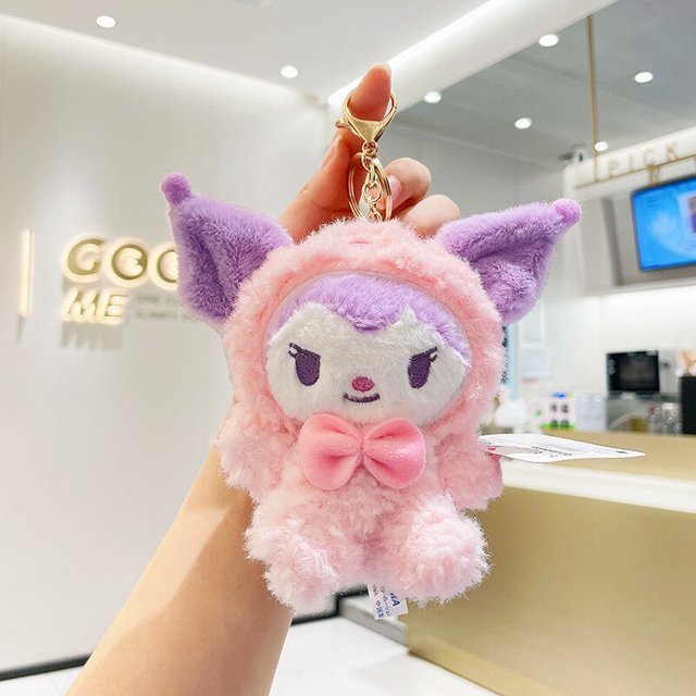 Cute Sanurgete Series Llavero de peluche Juguetes colgantes Cinnamoroll Hello Kitty Kuromi My Melody Figuras rellenas Butter Kid Gift 45 Estilos zhangyuxiang LED