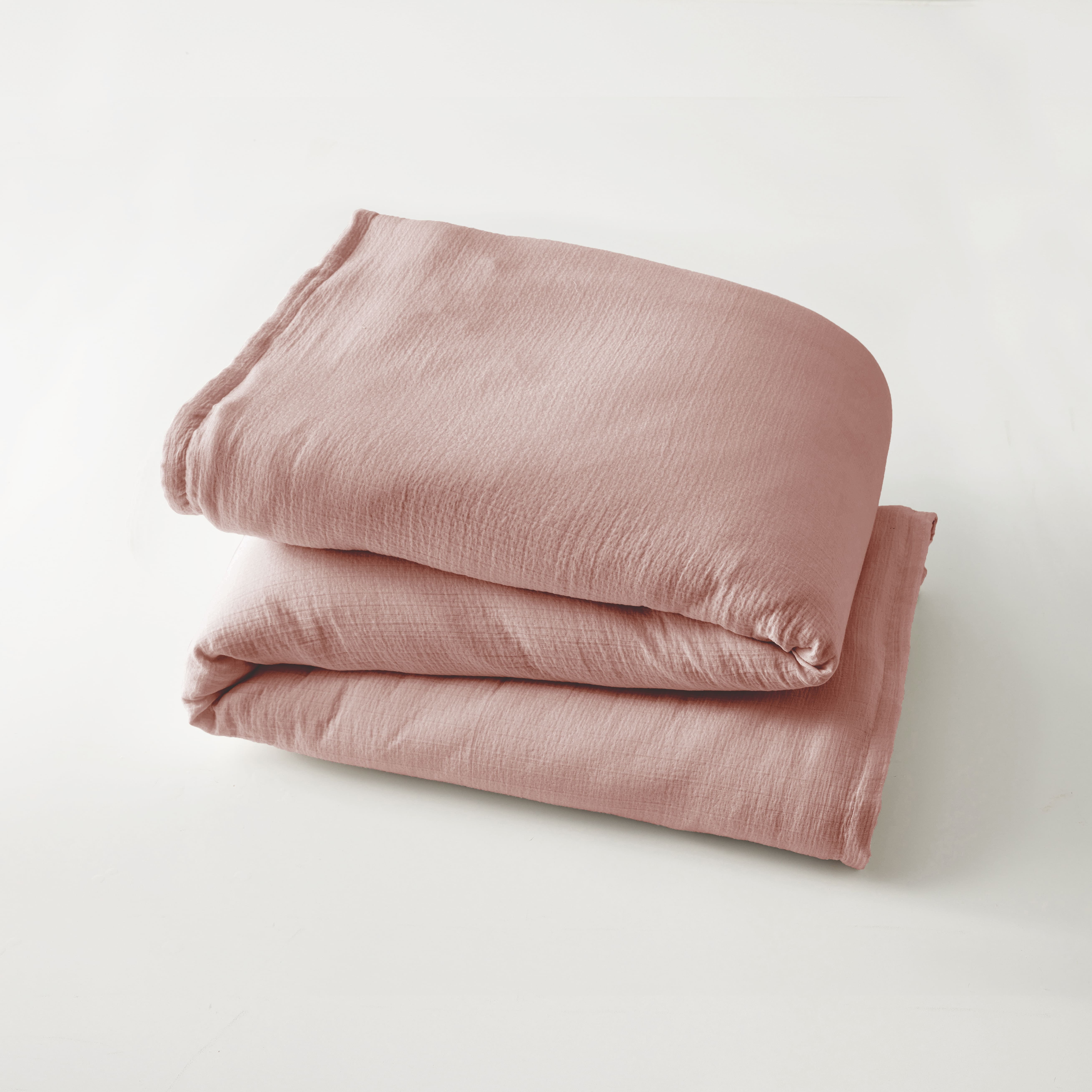 Better Homes & Gardens 3-Piece Old Rose Crinkled Gauze Duvet Set, Adult Double/Queen, Corner & side interior ties. Hidden Button Closure. Envelope Closure on Shams.