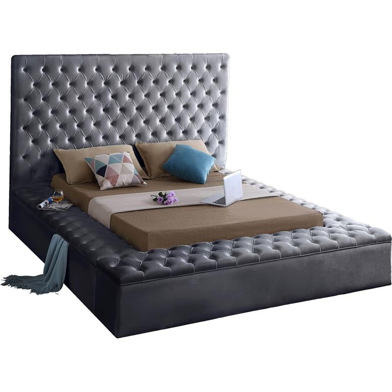 Meridian Furniture Bliss Solid Wood Tufted Velvet Queen ...