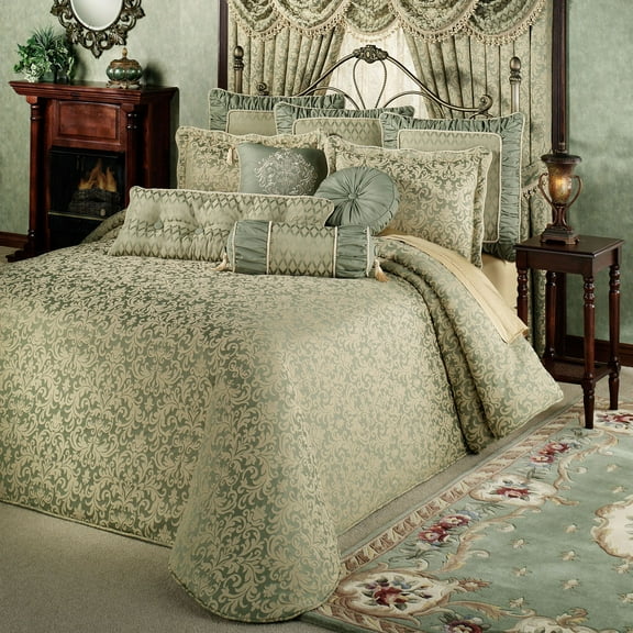 Touch of Class Classic Green Damask Polyester Bedspread, Queen