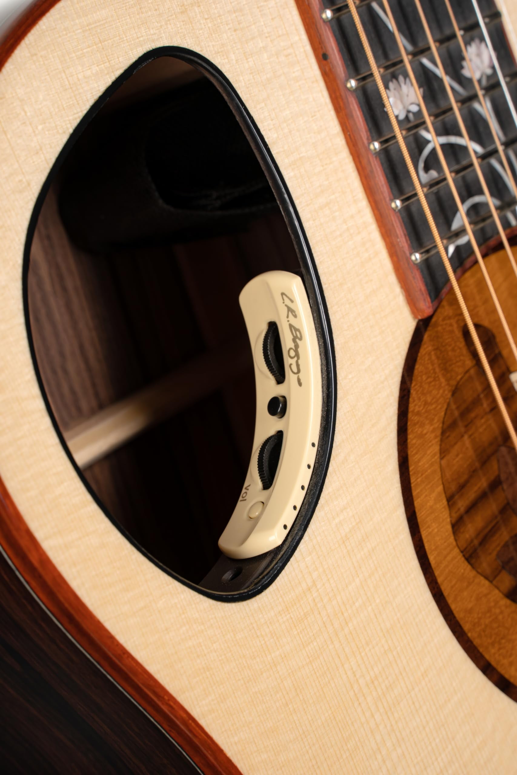 Cort Guitars ROSELYN-U Masterpiece Series Roselyn AE Guitar with Case, Natural Glossy