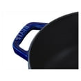 thumbnail image 2 of STAUB la Cocotte Four Rond en Fonte 4.8 L avec Couvercle en Lys, Bleu Foncé, 2 of 6
