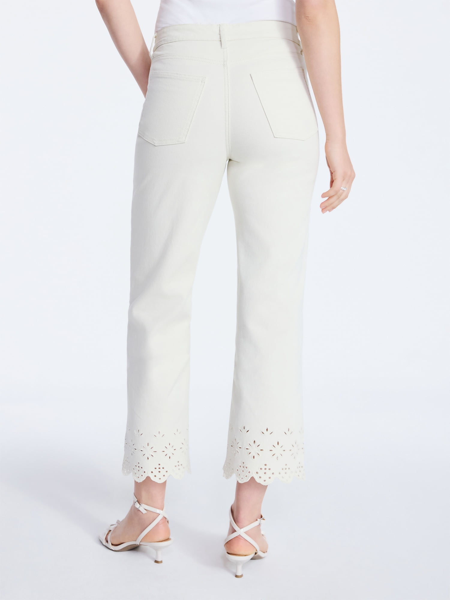 Free Assembly Women's and Women's Plus Embroidered Eyelet Cropped Jeans, 28" Inseam, Sizes 0-26 Plus
