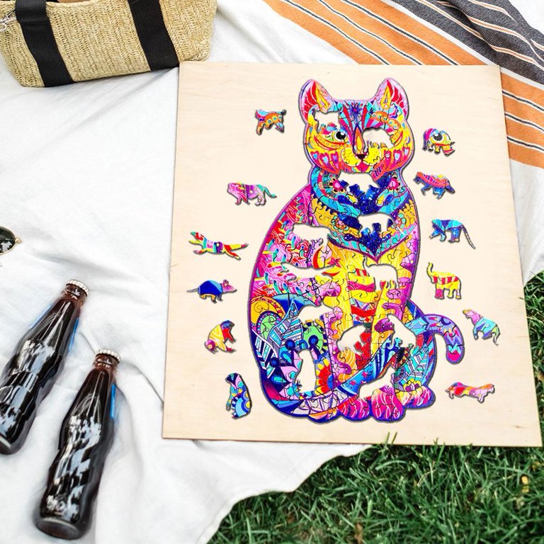 Wooden Puzzle Jigsaw Puzzle, 224 Pieces of Mysterious Cat.