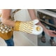 thumbnail image 5 of Set de delantal y guante para horno Seven20 Star Wars Rebel blanco/dorado, 5 of 7