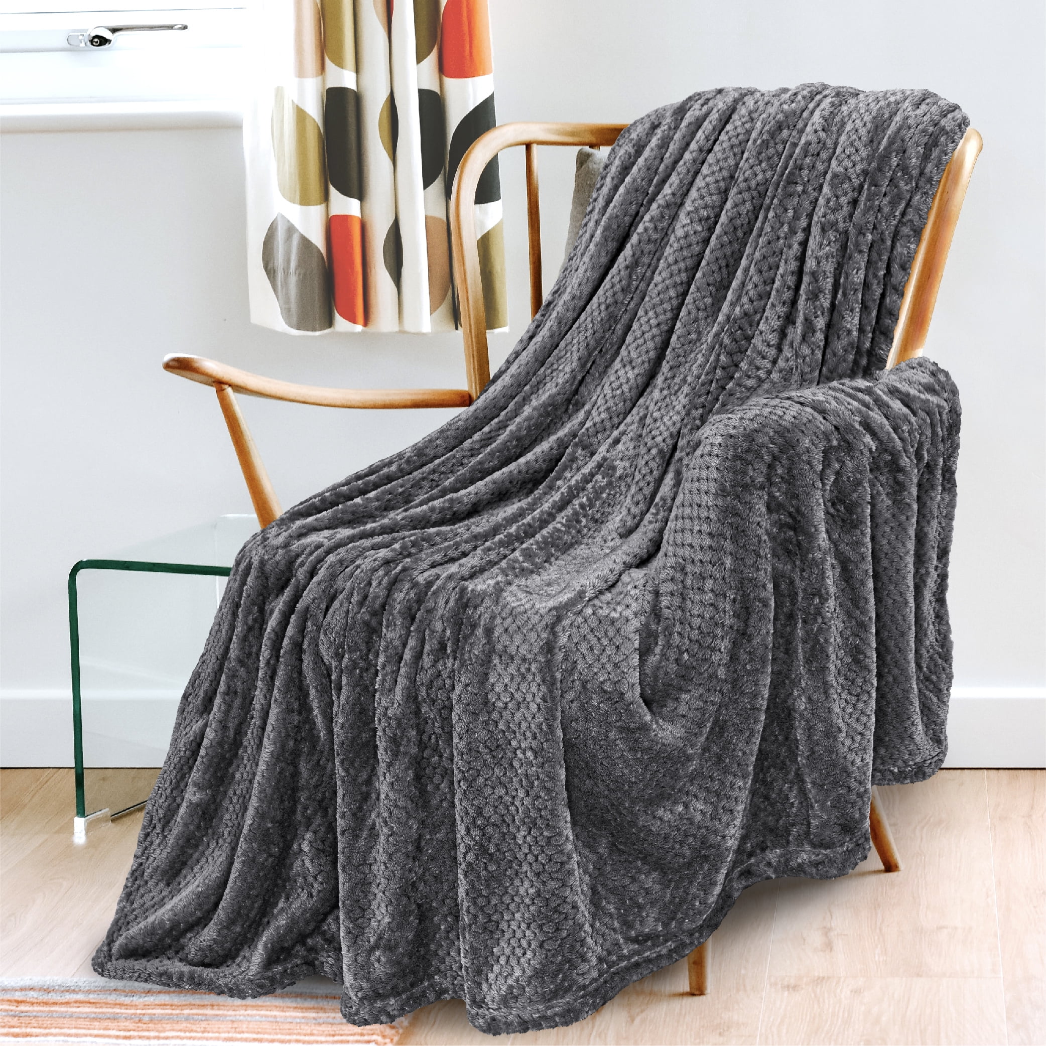 PAVILIA Waffle Fleece Throw Blanket for Couch Bed Dark Gray, Super
