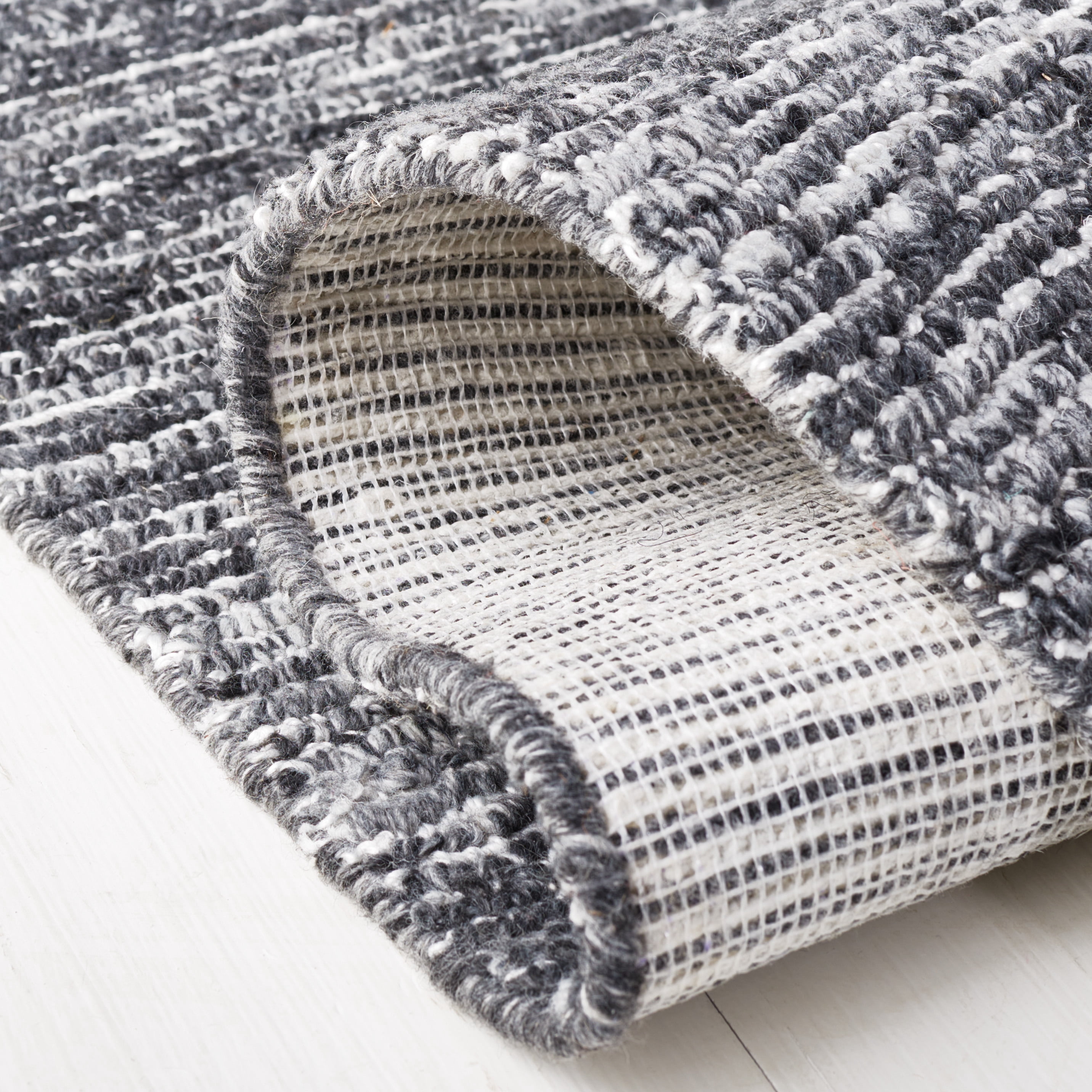 SAFAVIEH Mirage Lecia Striped Polyester Area Rug, Dark Gray/Ivory, 6' x 6' Round