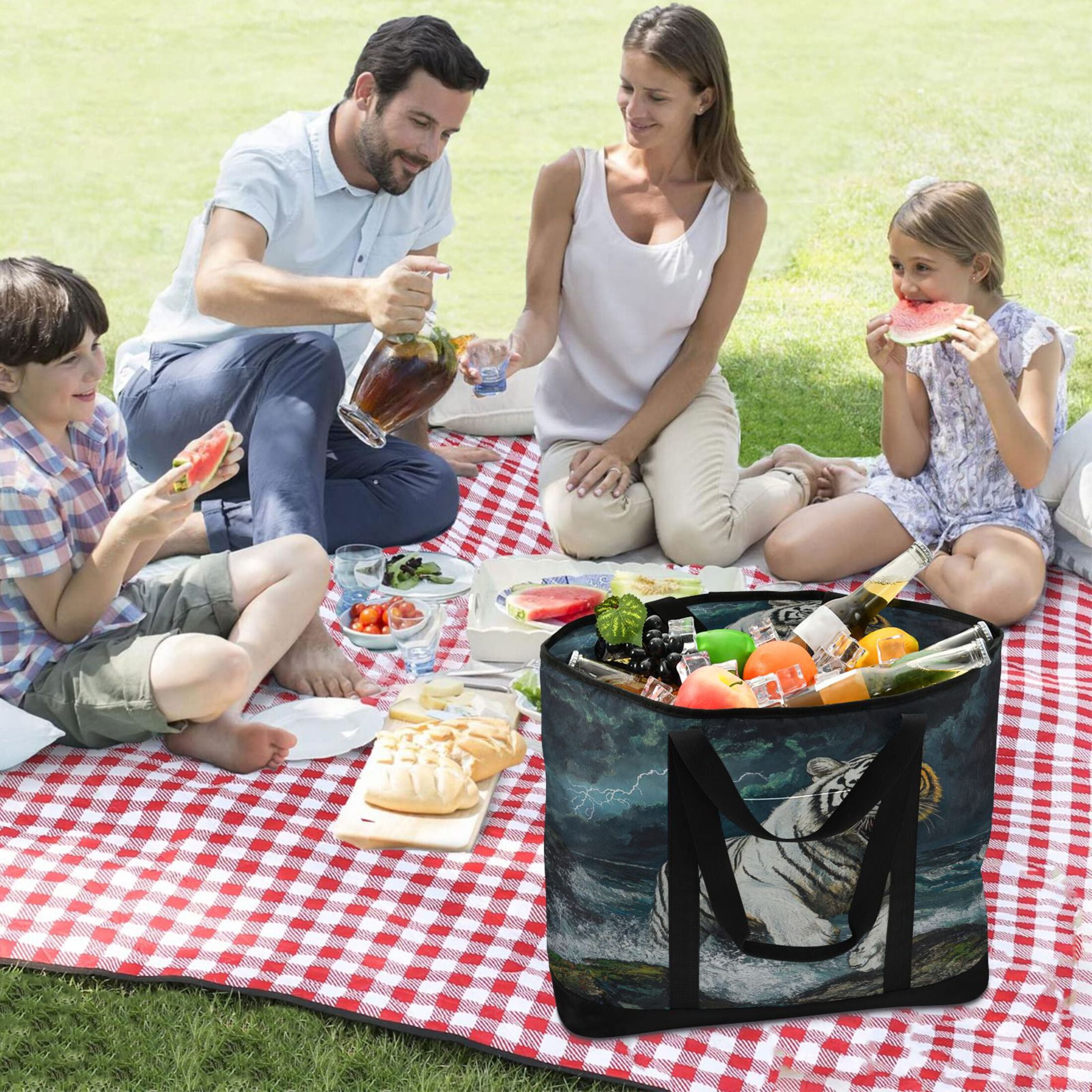 Large Hand-held Ice Pack Picnic Bag Insulation and Refrigeration Suitable for Shopping Picnics and Camping The Tiger by The Sea