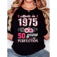 thumbnail image 1 of Camiseta retro con estampado floral de 1975 para mujer: diseño "Hecho en 1975" con flores rosas y blancas. Camiseta informal de cuello redondo y manga corta. Tejido cómodo. Ideal para ropa informal., 1 of 6