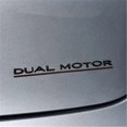 thumbnail image 4 of Emblema de motor dual Yashi insignia adhesiva 3D negro y rojo para Modelo 3 YXS, 4 of 5