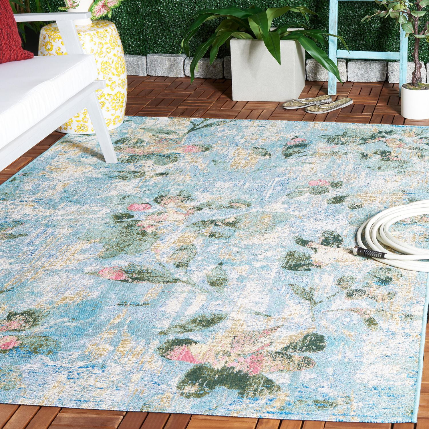 SAFAVIEH Barbados Cedric Floral Indoor/Outdoor Area Rug