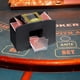 thumbnail image 4 of Barajador de cartas automático de 1 pieza - Barajador eléctrico a batería - Ideal para uso en el hogar y en torneos para juegos clásicos de póquer y cartas coleccionables Fokelyi 221540-2, 4 of 8